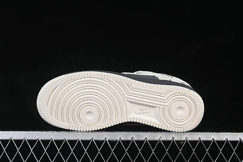 All categories Nk Air Force 1 Air Force series Nk Air Force 1 Low Air Force low-top Nike Air Force 1'07 Low joint white and black graffiti Air Force 1 low-top casual sneakers XL1979-130